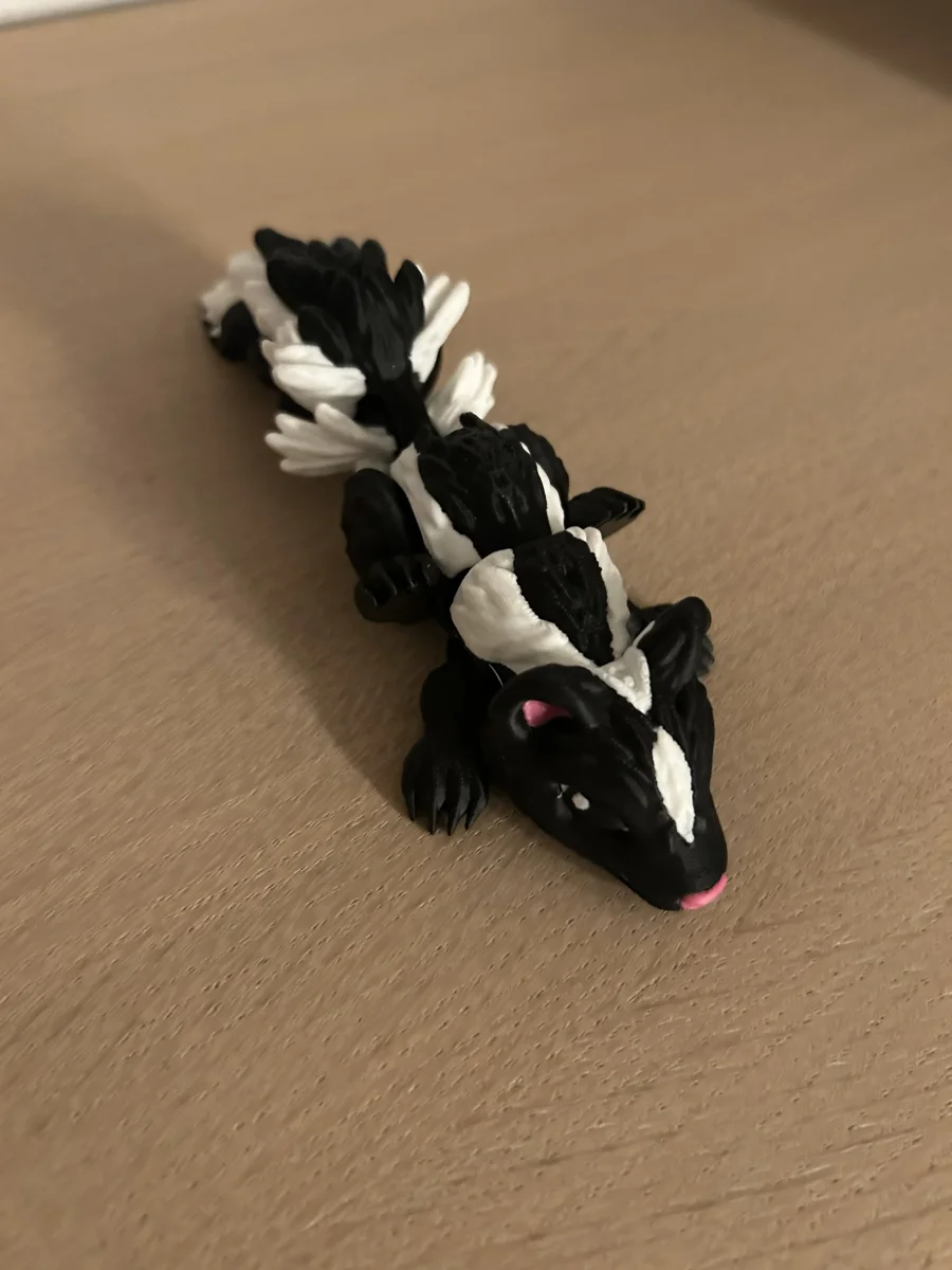 Stinkdyr – Sjov, dekorativ figur som vækker smil - Billede 3